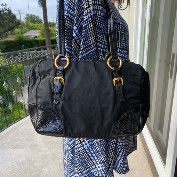 Vintage Prada Nylon shoulder bag with good condition. Look at photos - Picture 11 of 15